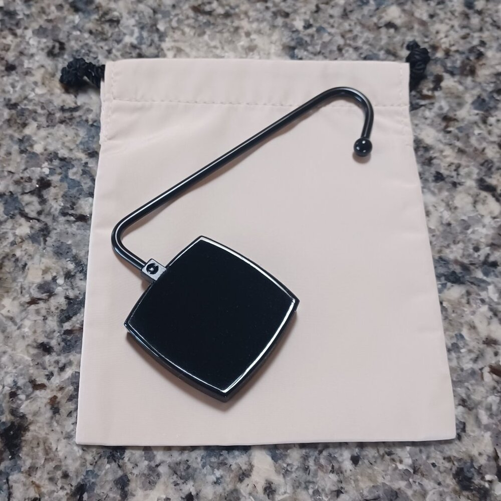 CHANEL Bag Hanger Hook with CC logo - New - Picture 4 of 7